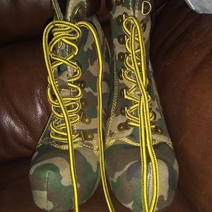 High Heel camo boots